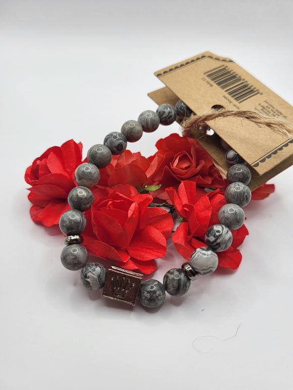Grey agate and crown bracelet